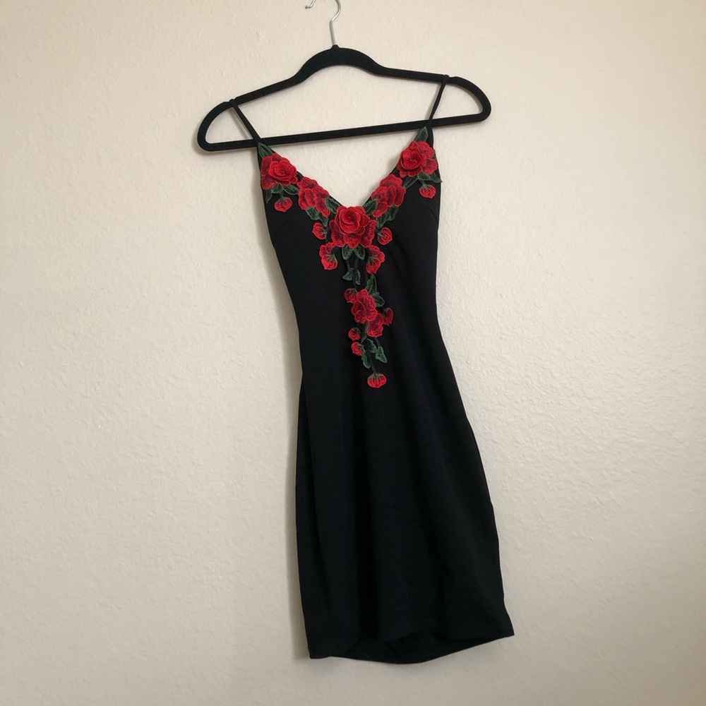 Windsor Black with Roses Form Fitting Dress